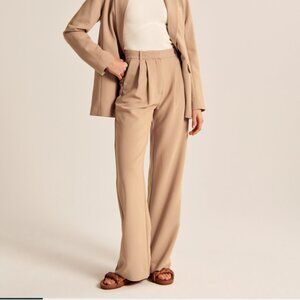 Abercrombie & Fitch Sloane Tailored Pant in Tan